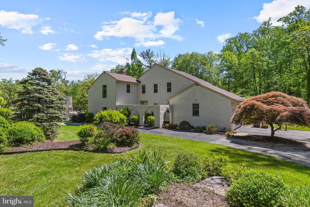 207 Hansell Road photo 1
