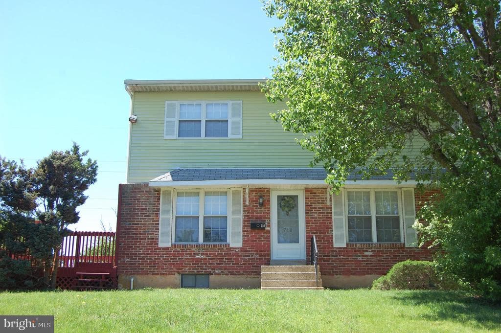 710 Whitpain Hills photo 1