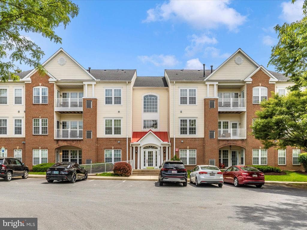 6230 Glen Valley Terrace #4b photo 1