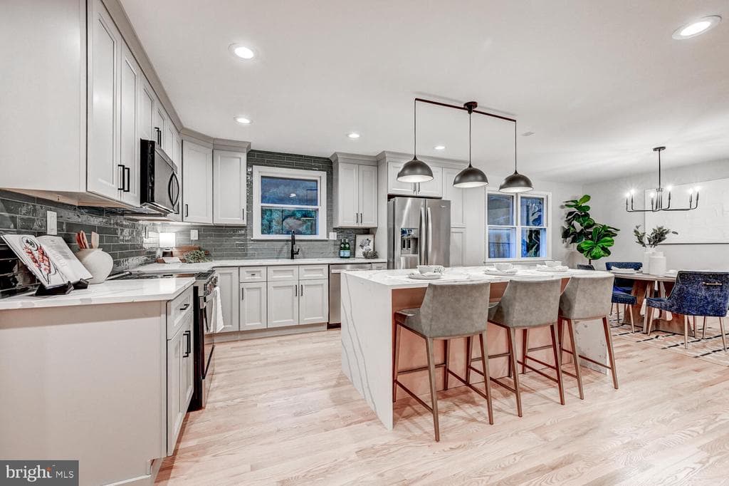 1516 Lady Anne Court photo 1