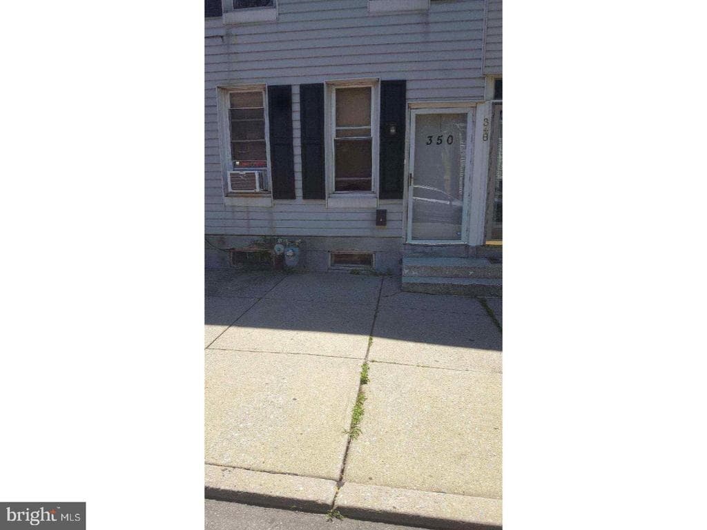 350 E Airy Street photo 1