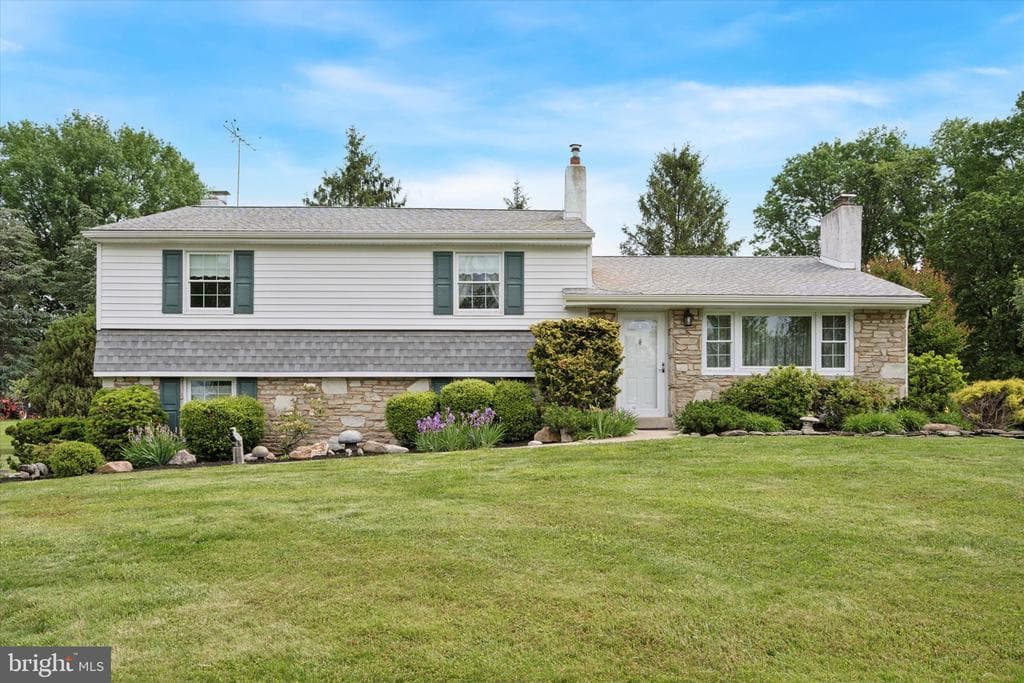 209 Windsor Drive photo 1