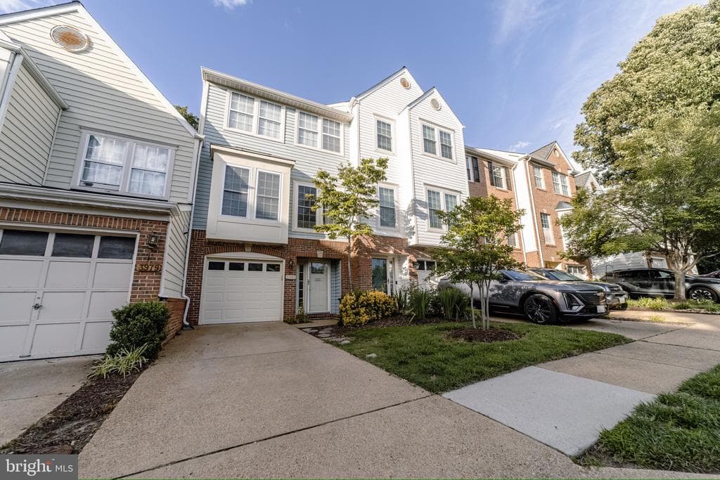 3983 Cressida Place photo 1