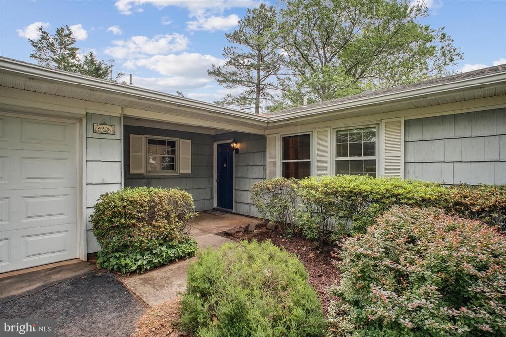 4205 Pinefield Court photo 1