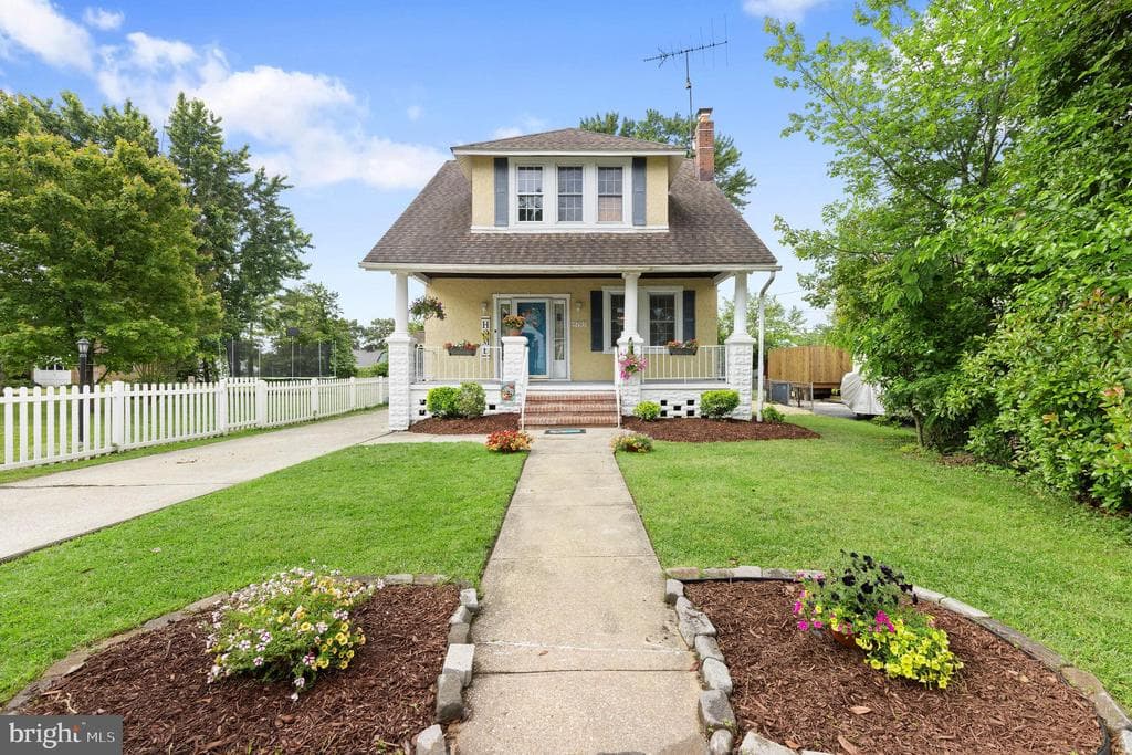4705 Ridgeway Avenue photo 1