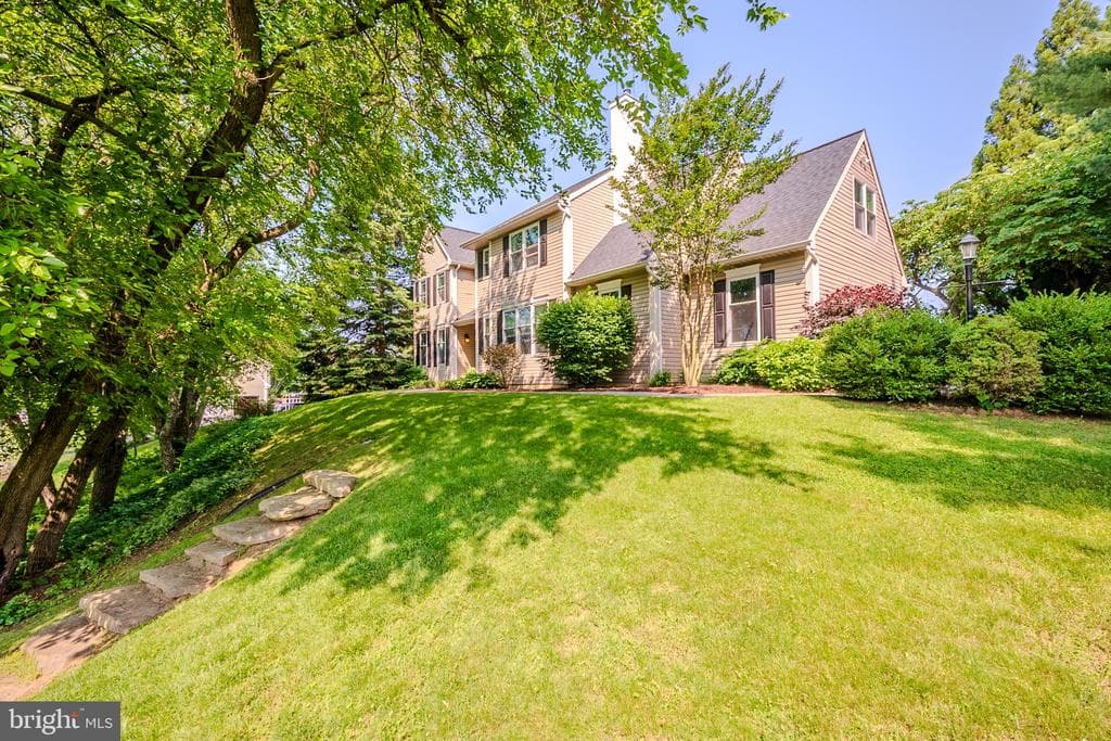109 Ronway Drive photo 1