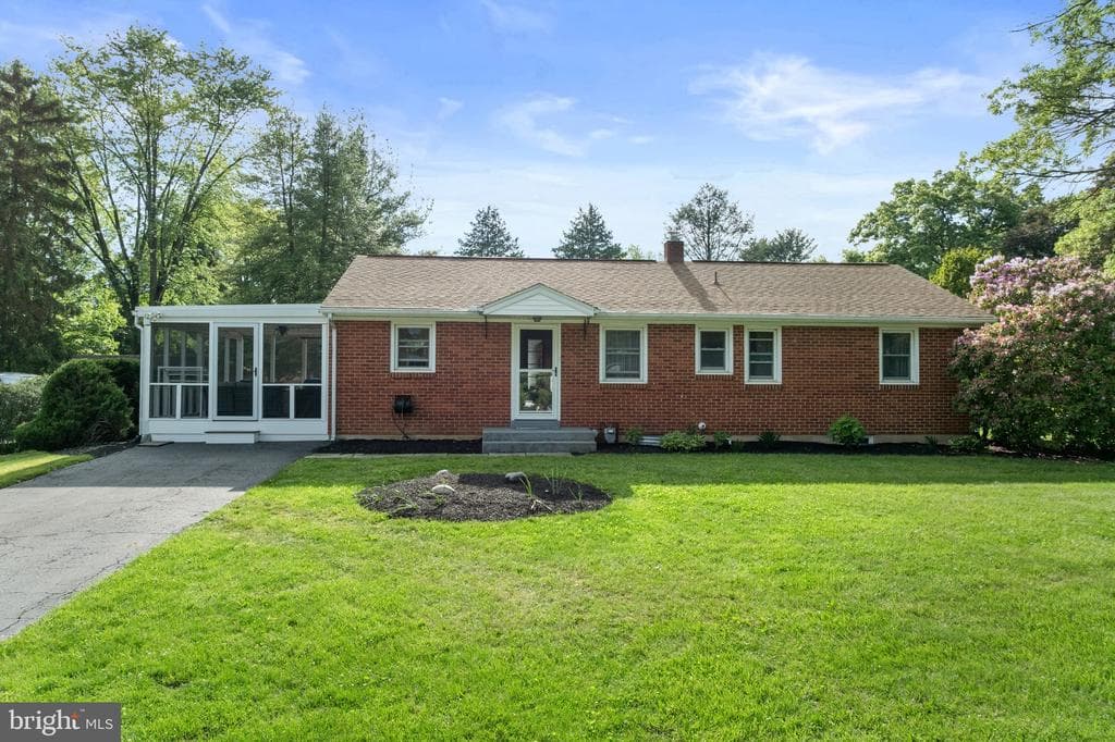 342 Maxson Road photo 1