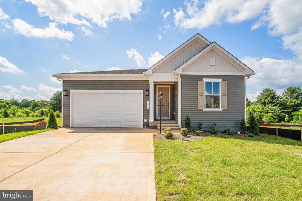 508 Aster Lane photo 1