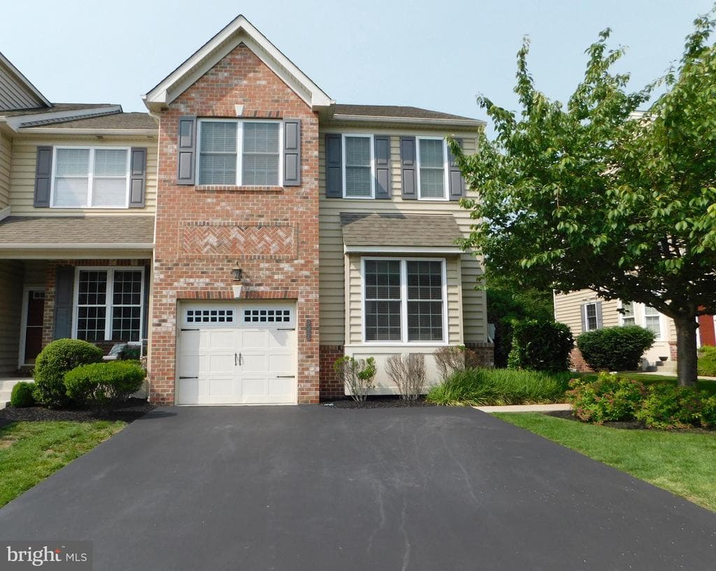 947 Dutch Drive photo 1