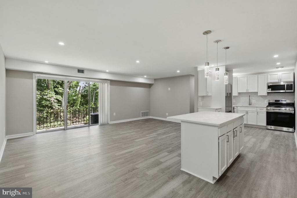 2310 Ewing Avenue #203 photo 1