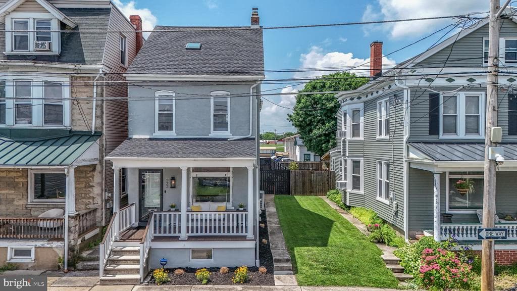 333 W Walnut Street photo 1