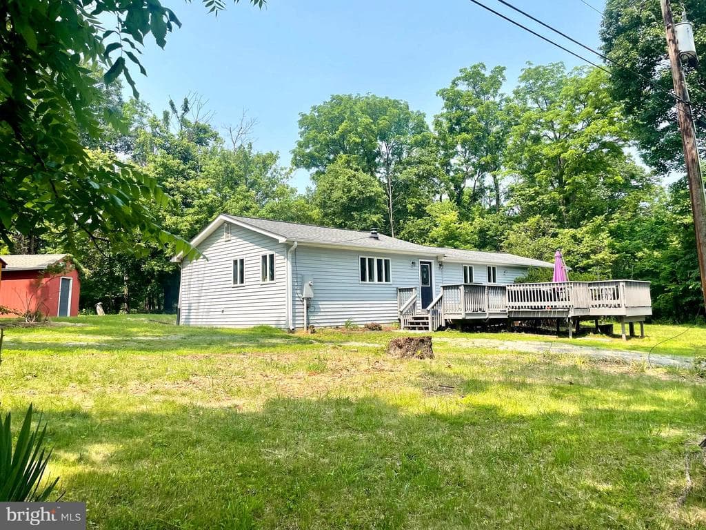 33 River View Drive photo 1