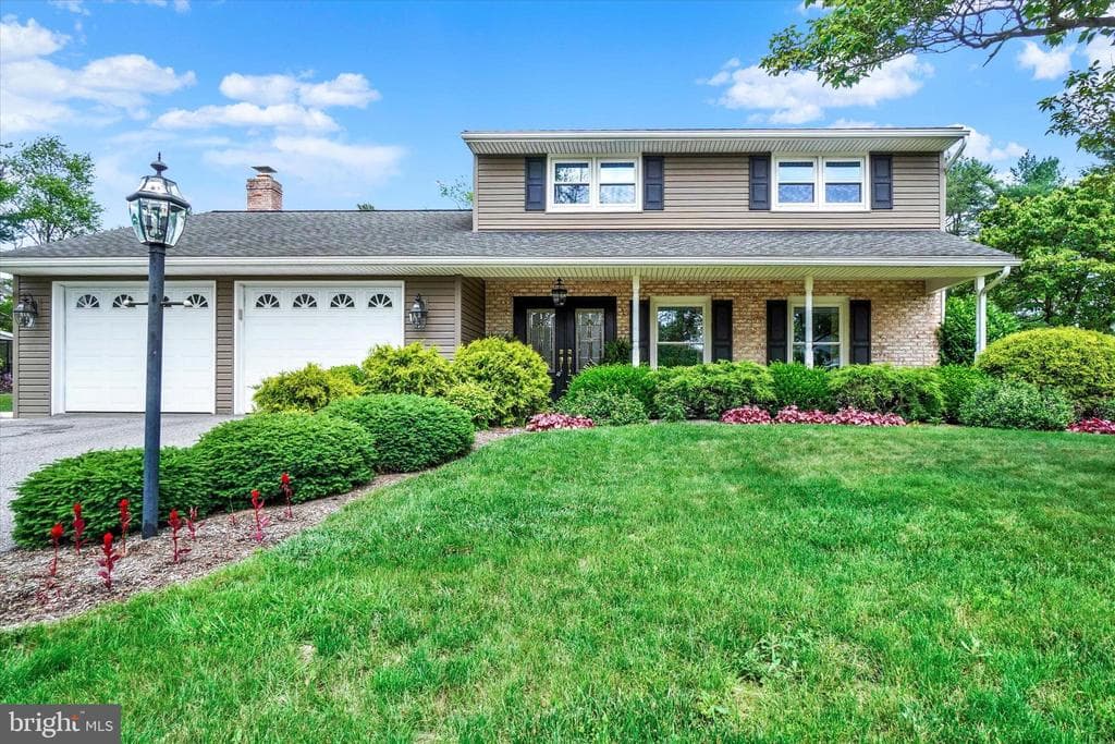 2748 Thornbridge Road E photo 1