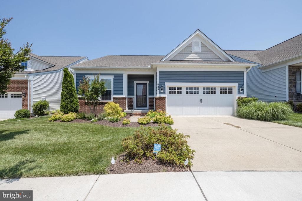 825 Butterfly Weed Drive photo 1