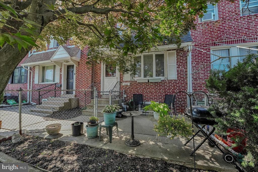 232 E Greenwood Avenue photo 1
