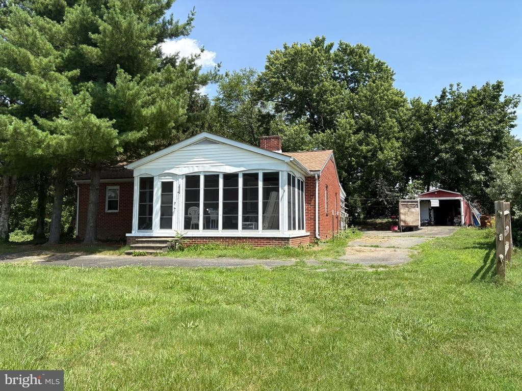23069 Raleigh Road photo 1