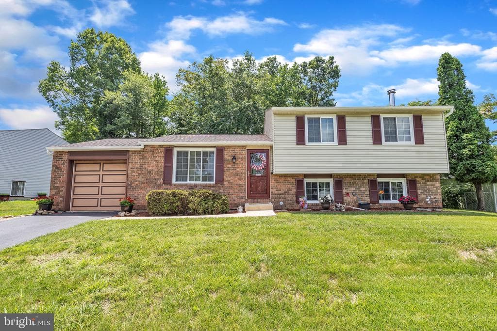 4803 Catherine Court photo 1