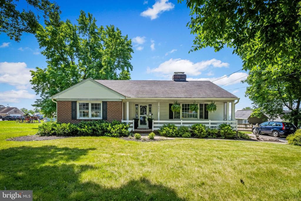 2637 Old New Windsor Pike photo 1