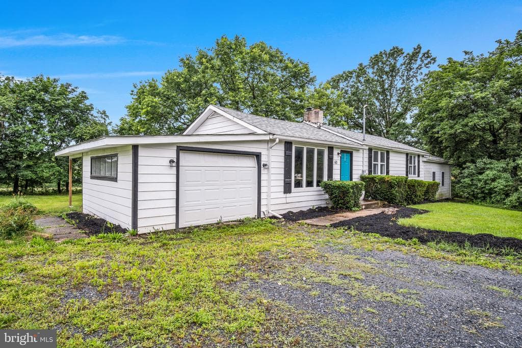 60 Gordon Drive photo 1