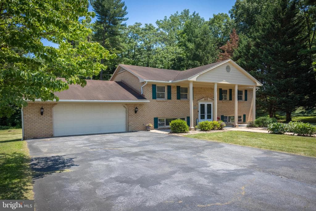 10813 Wilcox Drive photo 1