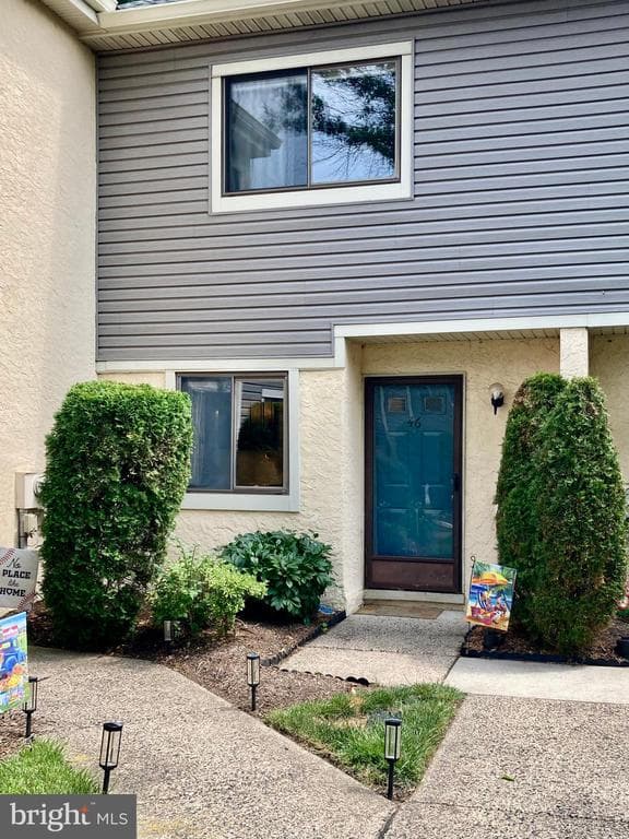 46 Ember Lane photo 1