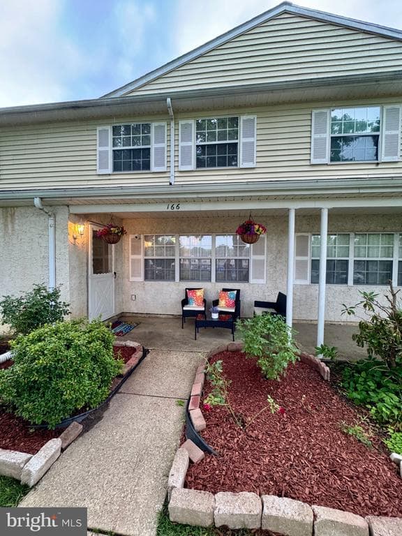 166 Chester Court photo 1