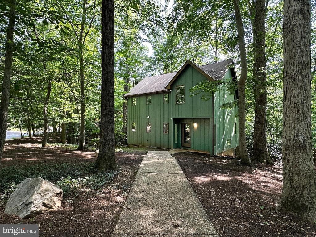 6303 Occoquan Forest Drive photo 1
