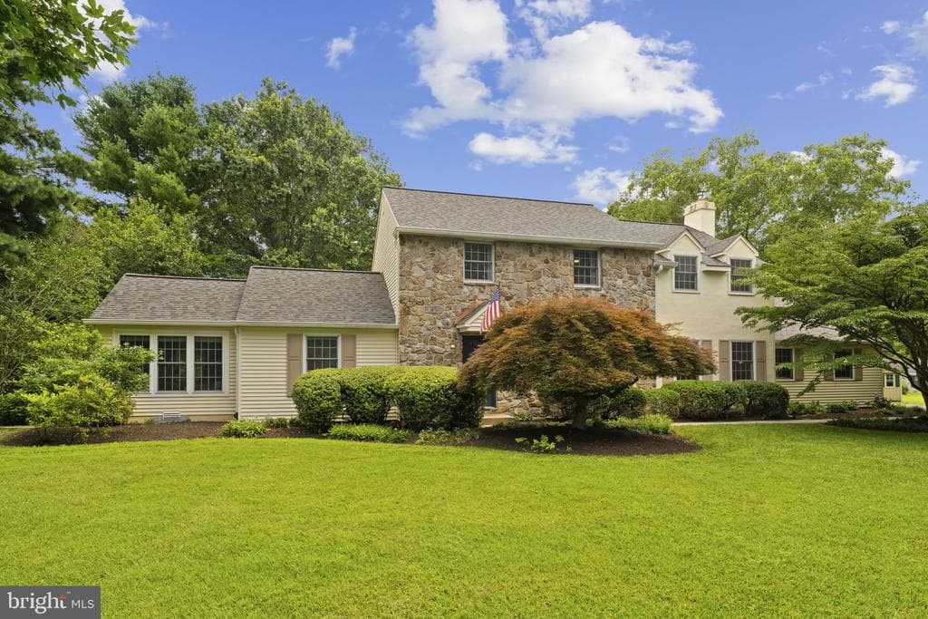 1183 Hampshire Place photo 1
