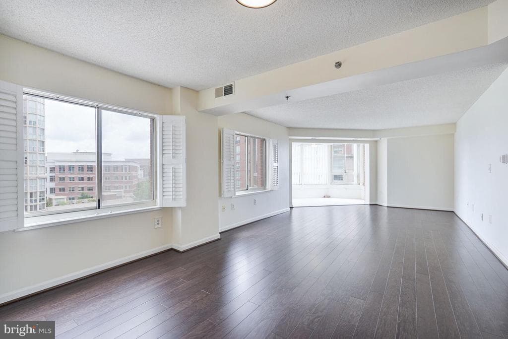 2151 Jamieson Avenue #809 photo 1