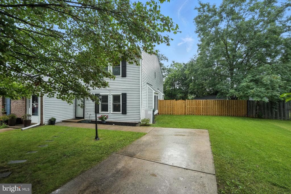 110 Matthew Court photo 1
