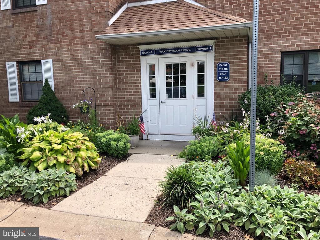 121 Woodstream #condo 121 photo 1