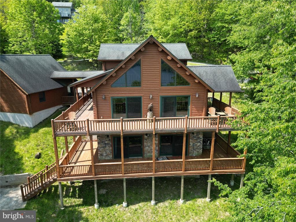 198 Grandview Drive photo 1