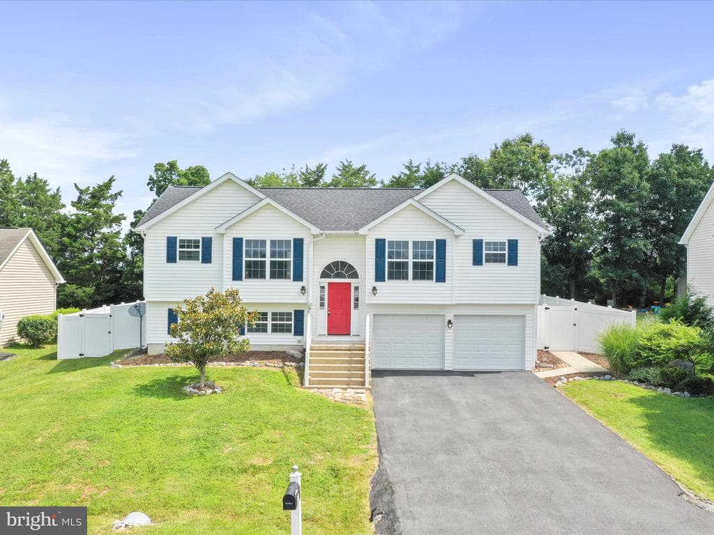 43 Hansberry Court photo 1