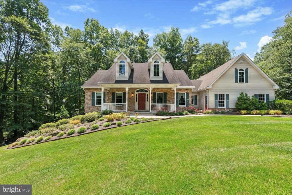 1795 Walnut Lane photo 1