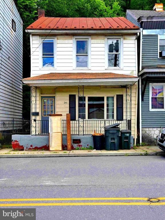 241 Peacock Street photo 1