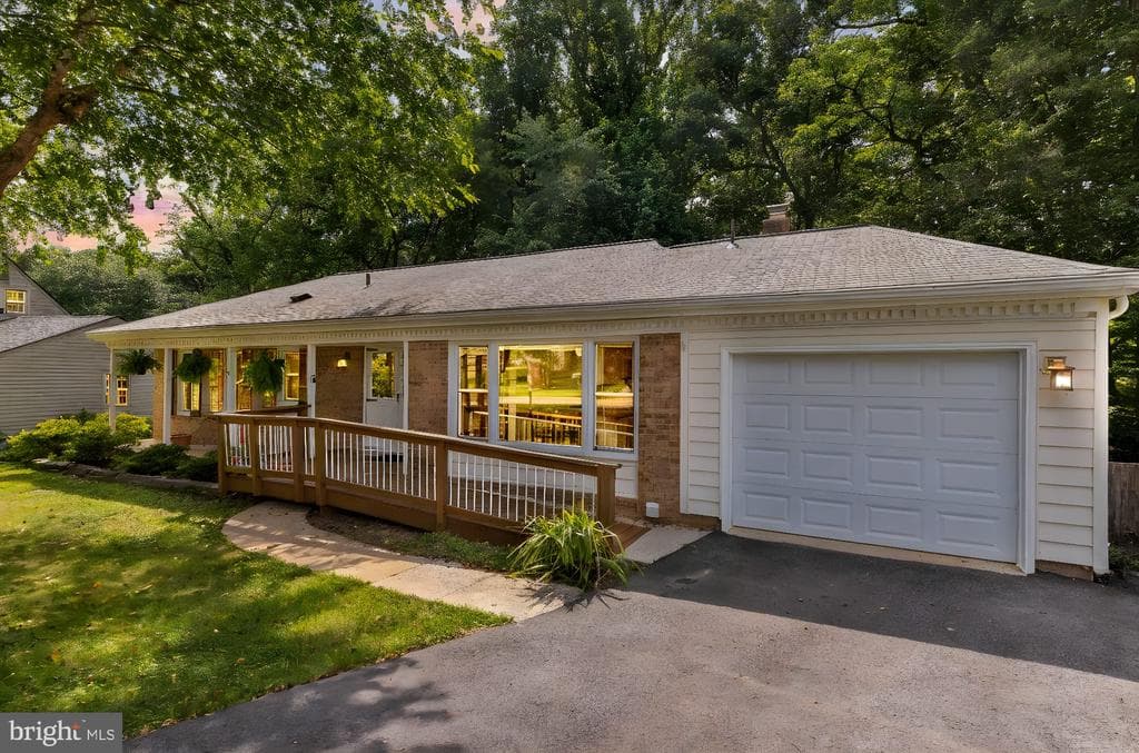 8006 Rockwood Court photo 1