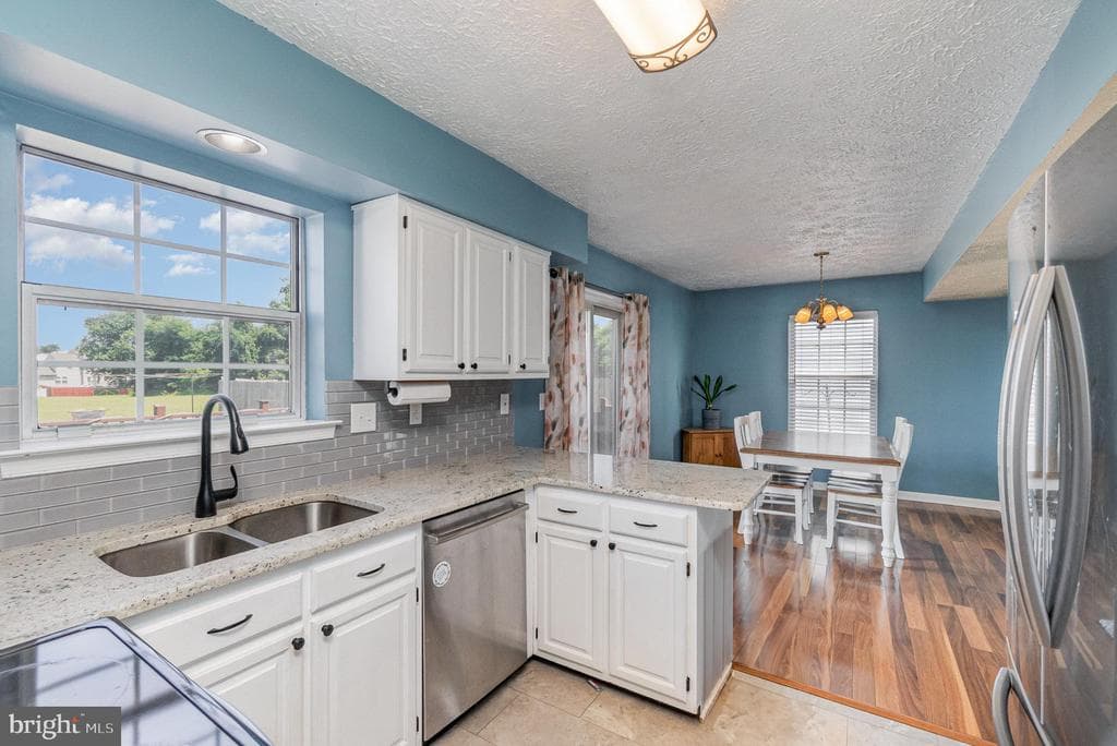 1209 Ashmead Square photo 1