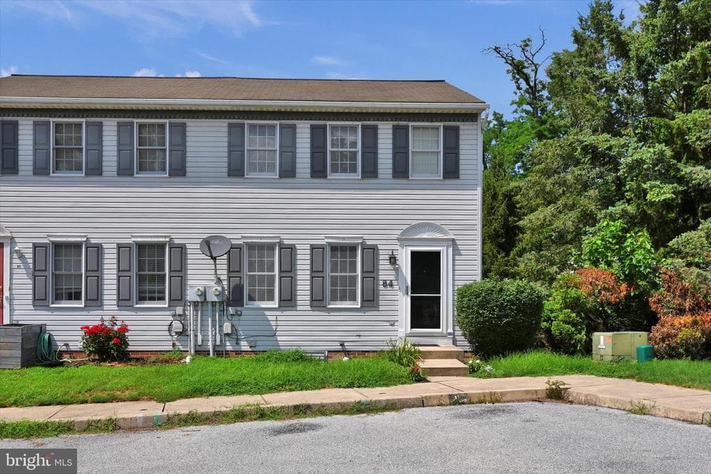 84 Michael Court photo 1