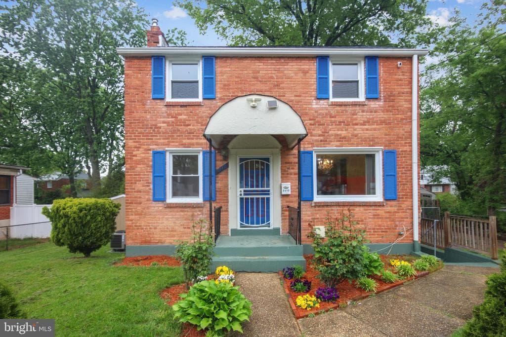 7112 Annapolis Road photo 1