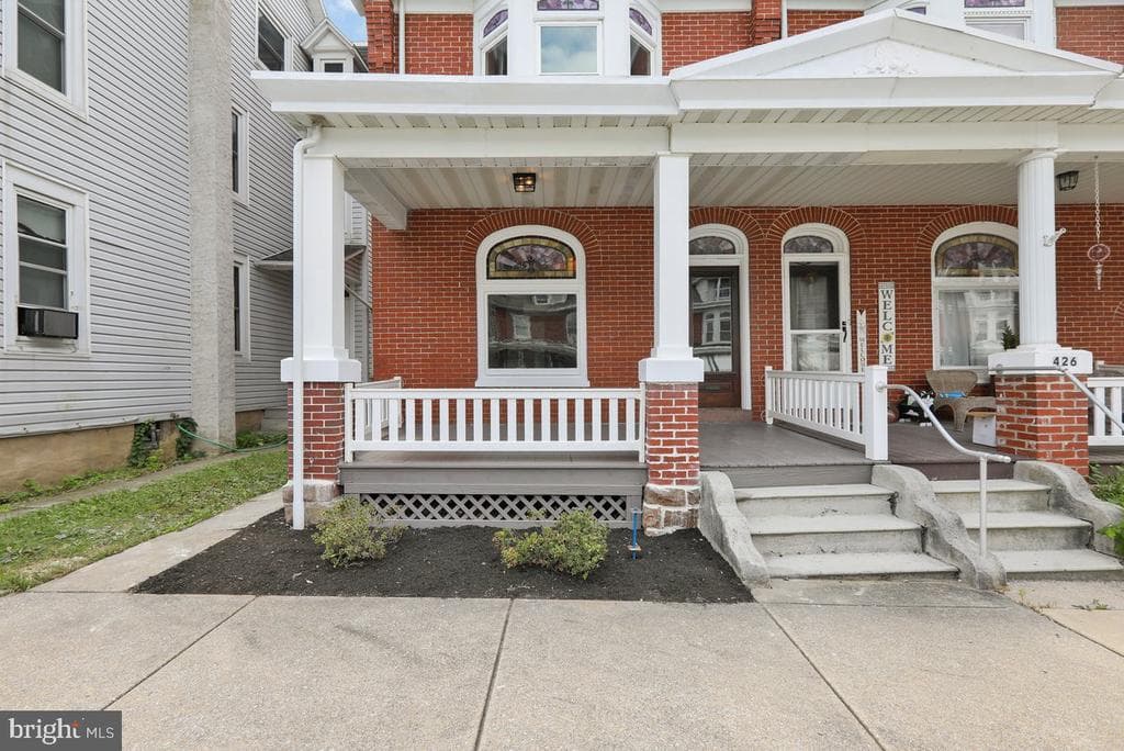 424 Walnut Street photo 1
