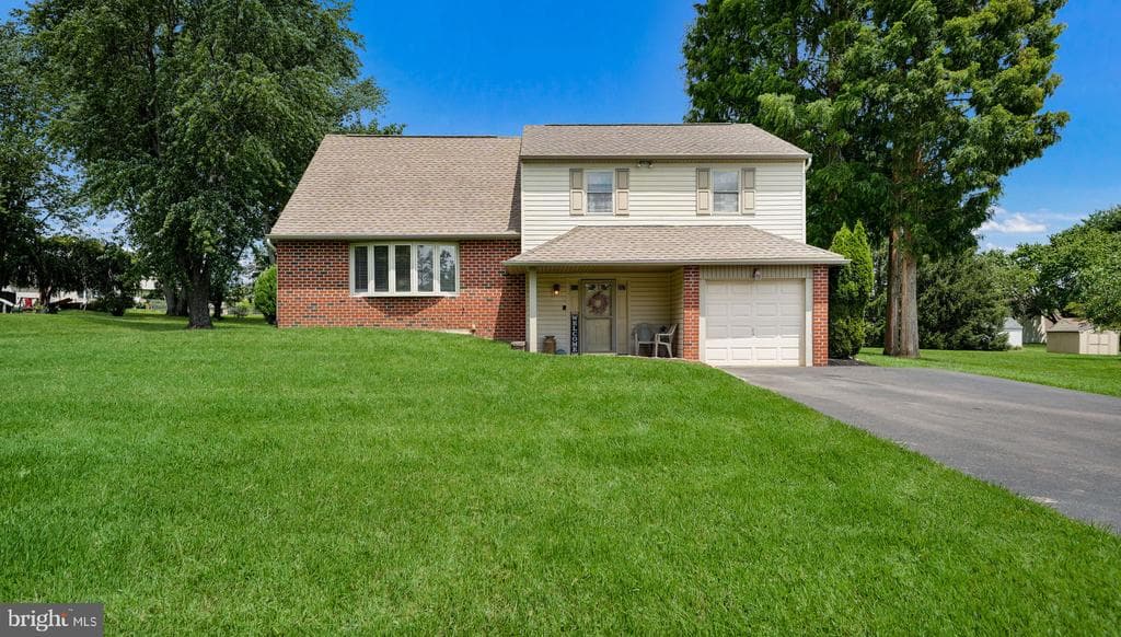 751 Ridge Lane photo 1