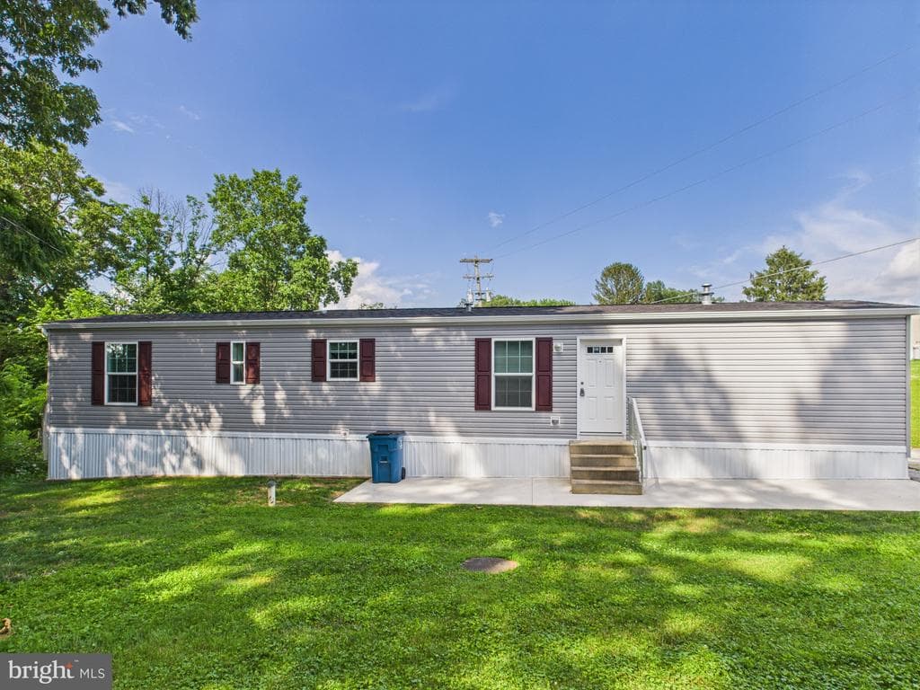 140 Rustique Drive photo 1