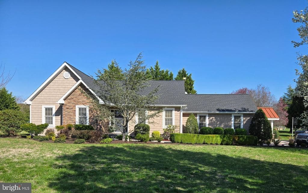 204 Hunters Ridge Road photo 1