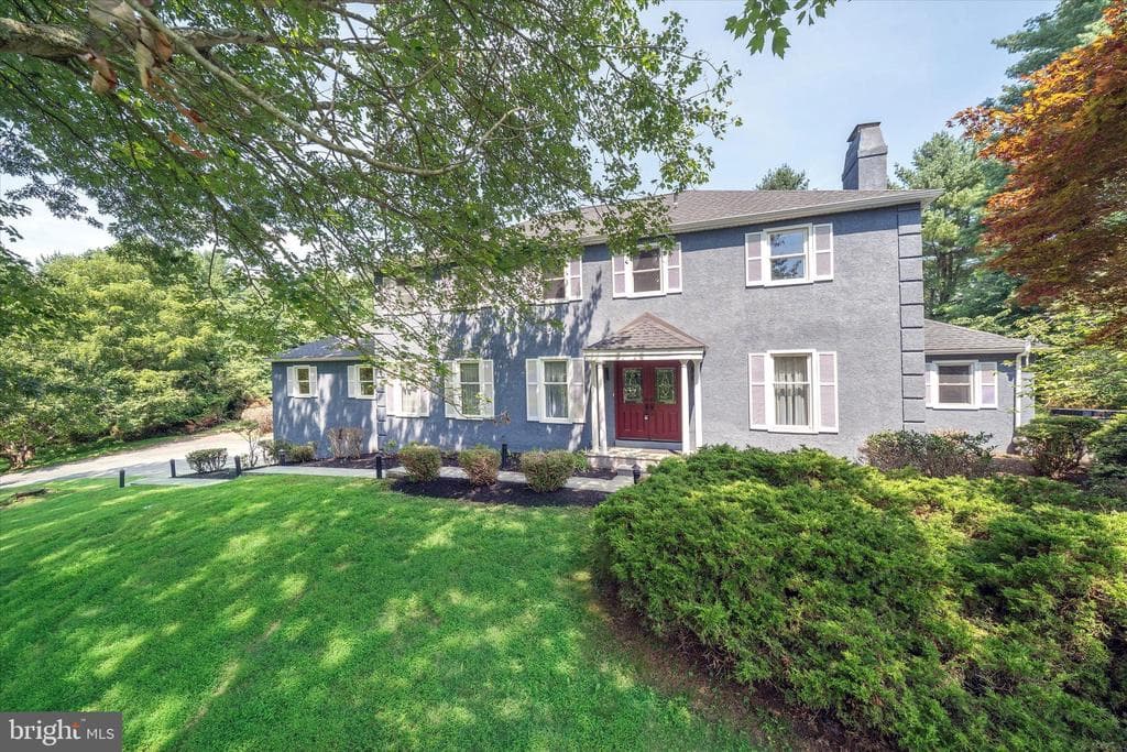 2 Fern Hill Road photo 1