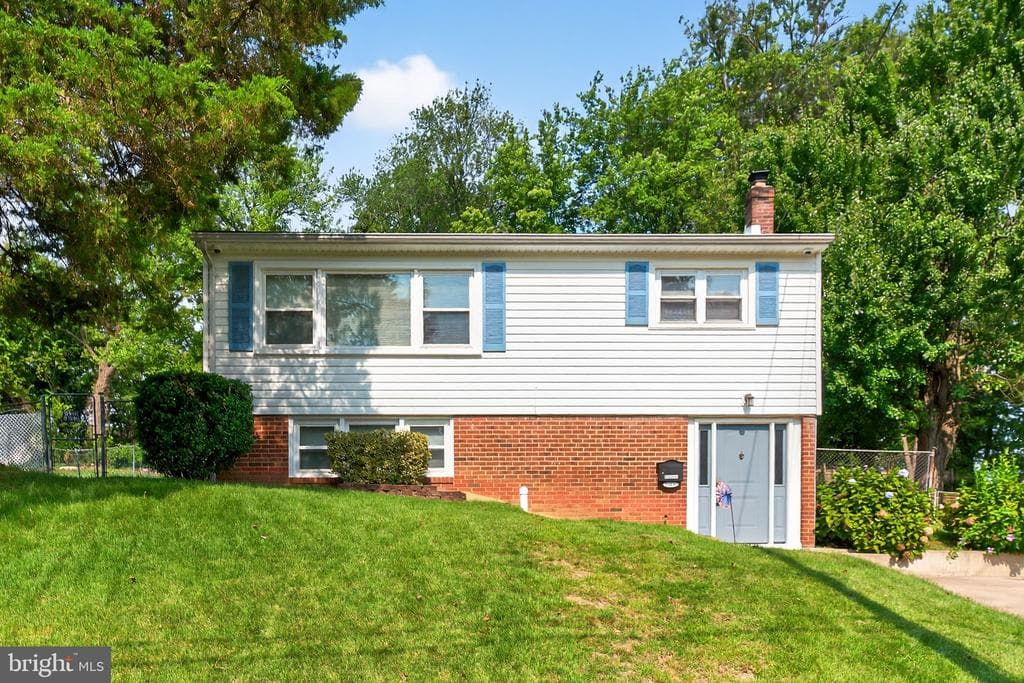 13430 Greenacre Drive photo 1
