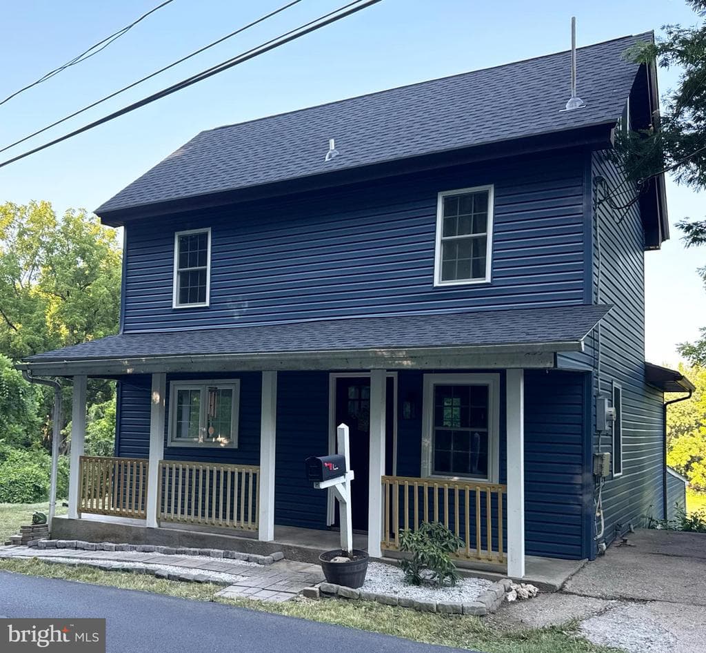 122 Creekside Drive photo 1