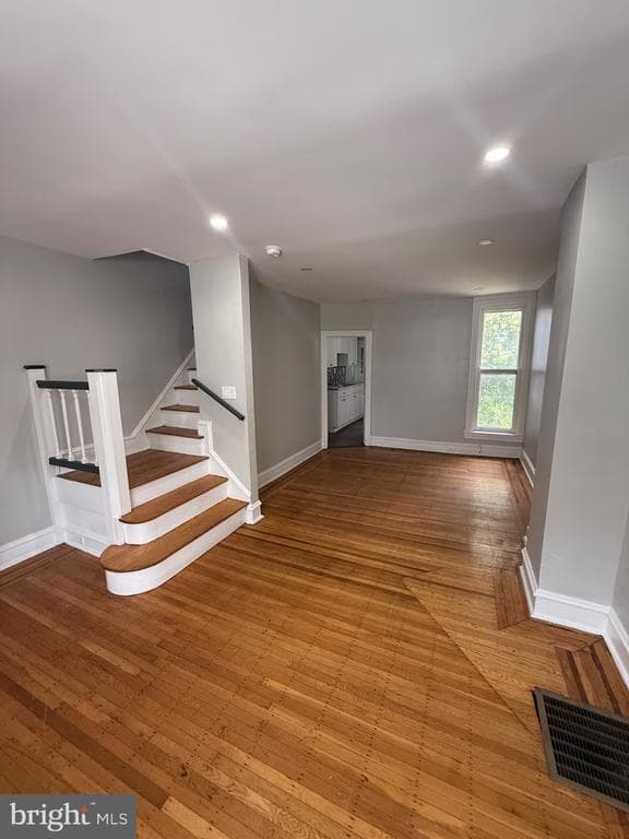 38 N Keystone Avenue photo 1