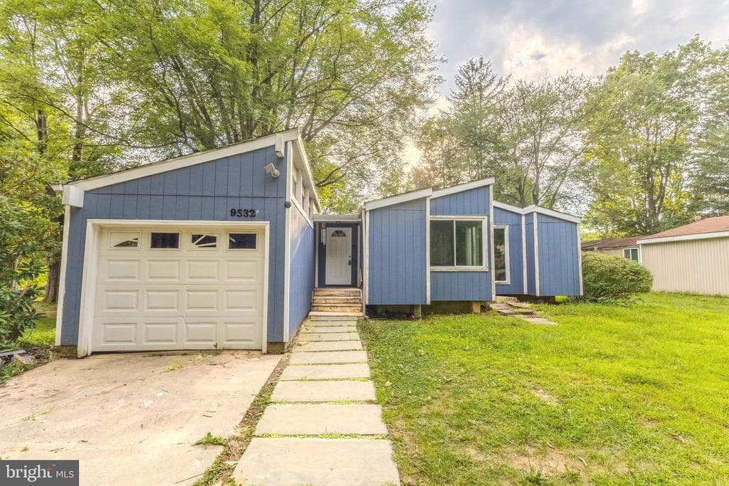 9532 Wandering Way photo 1