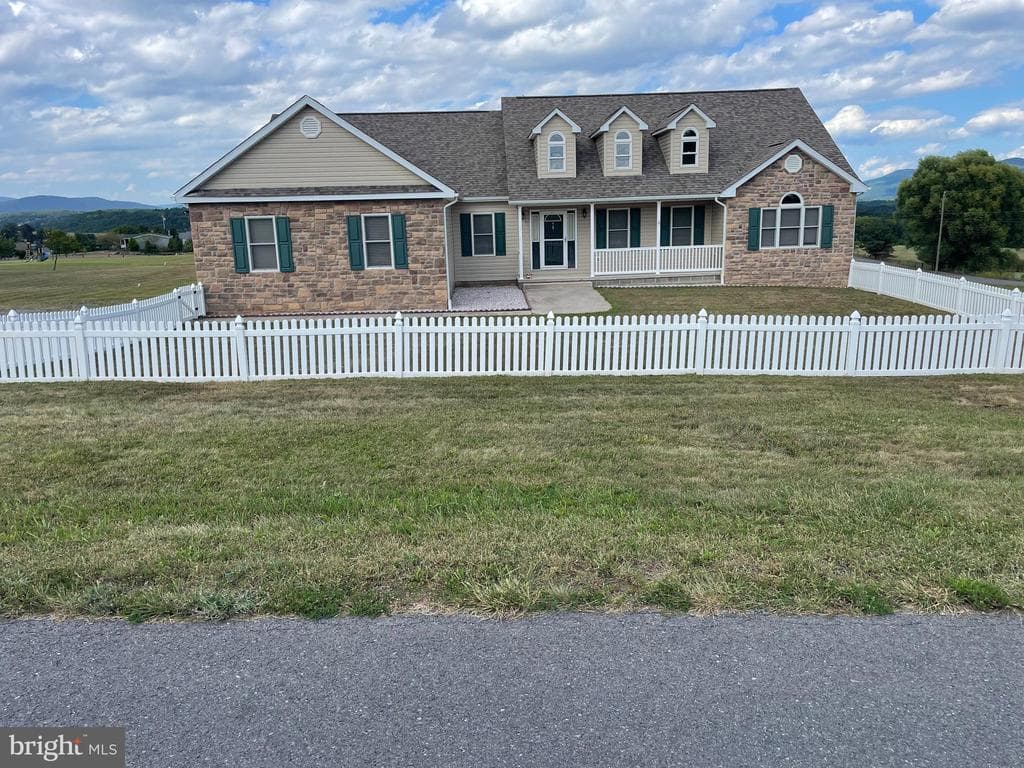 130 Harman Lane photo 1