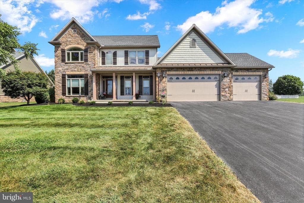 202 Summer Breeze Lane photo 1